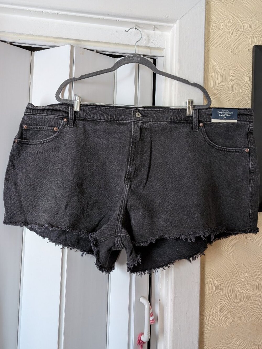 NWT Abercrombie The 90s relaxed cutoff short